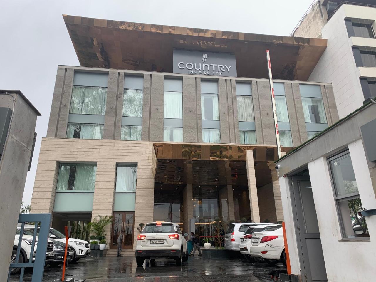 Country Inn & Suites By Radisson Chandigarh Zirakpur エクステリア 写真